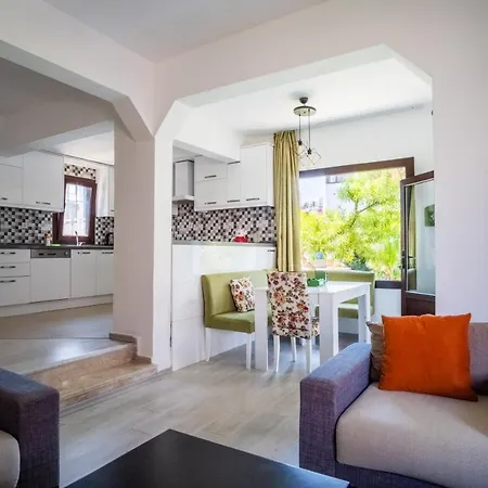 Astonishing With Pool Villa *