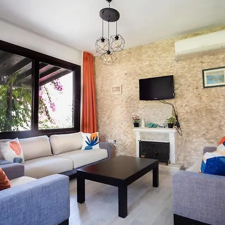 Astonishing With Pool Villa *