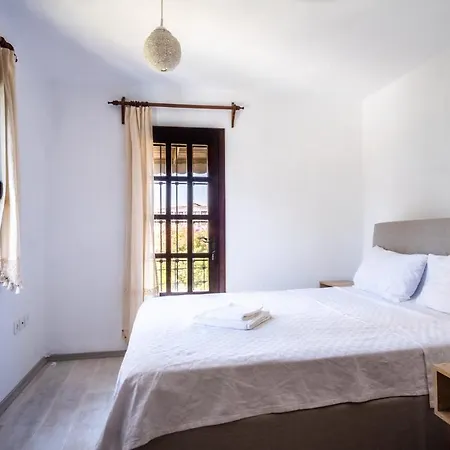 Villa Astonishing With Pool Yalıkavak